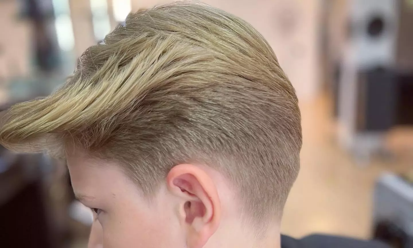 Waschen, schneiden und föhnen für Jungen  - für 1 Person