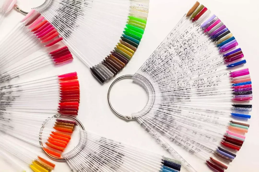 Des ongles soignés et élégants avec des techniques adaptées