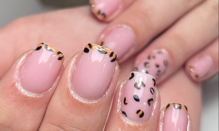 Extension d’ongles au gel couleur unie - tenue 4 semaines