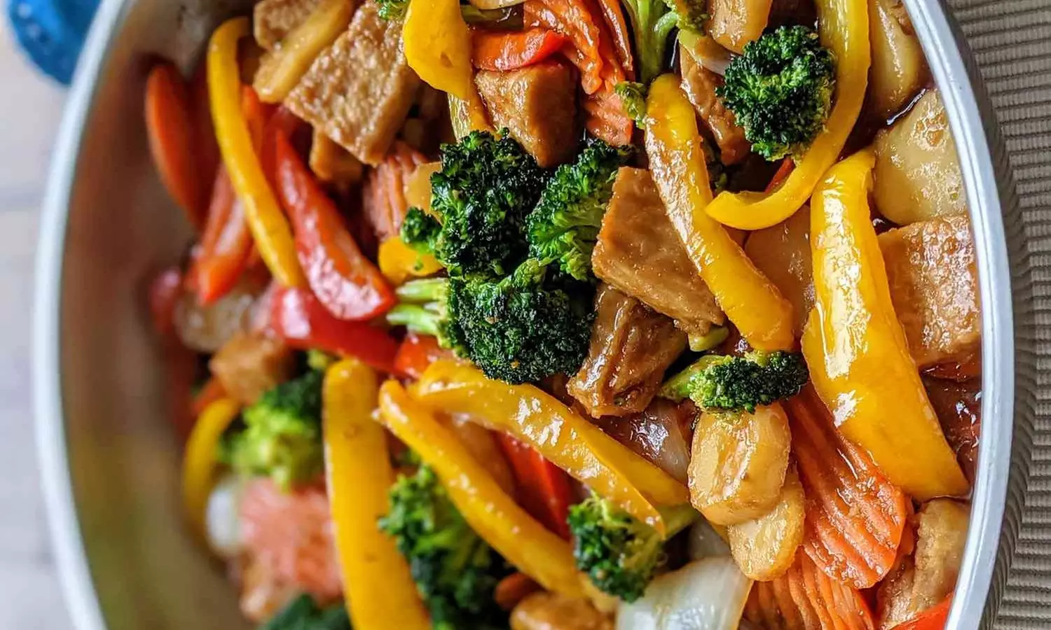 1 Entree Feed for 10, 25 or 50 Guests