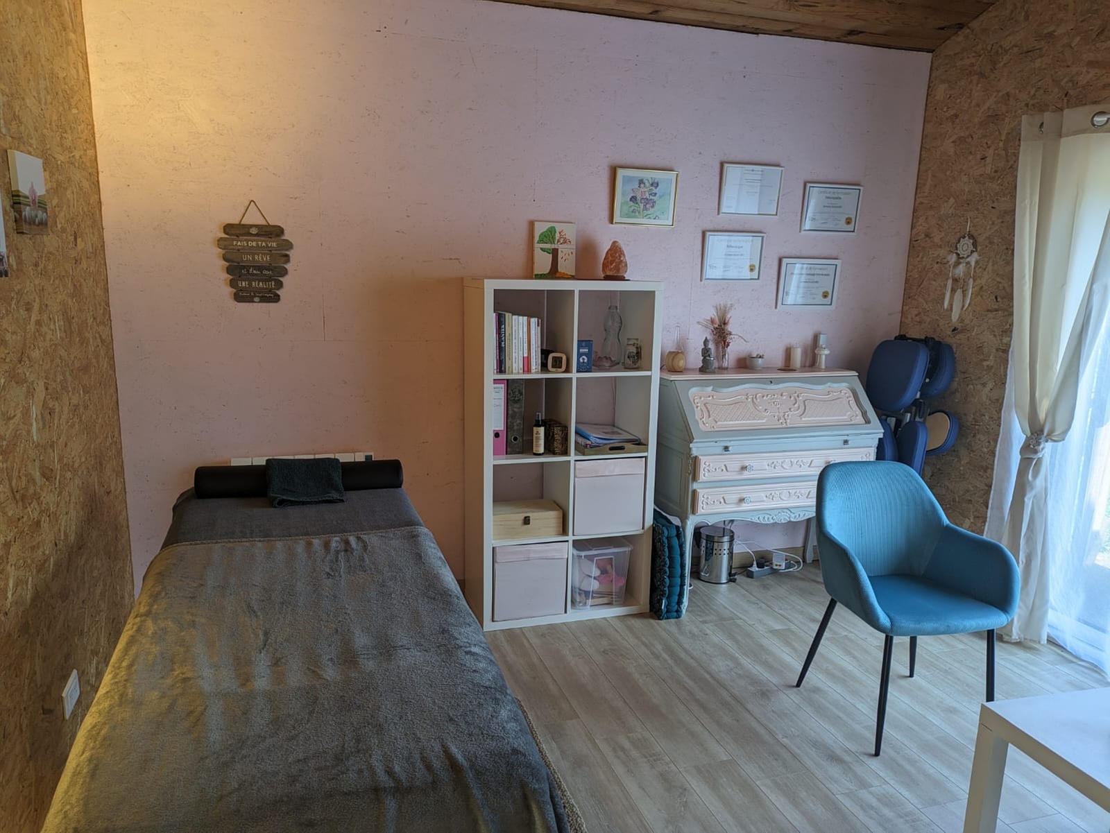 Réflexologie plantaire aux fleurs de Back ou bâtons de cristaux