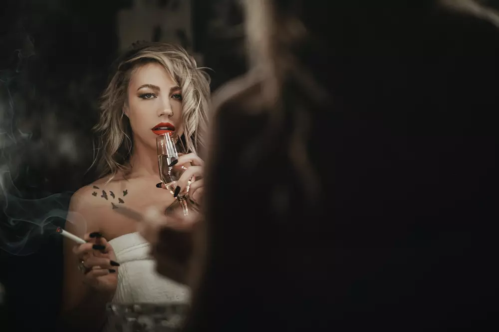 60 or 120 Minute Photo Shoot, 2 or 3 Outfit Change, $50 Credit & More