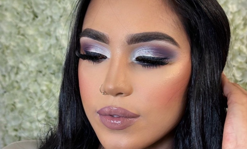 Image 3: Flawless Airbrush Makeup or Makeup Service for a Perfect Look  