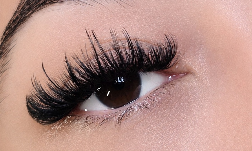Image 3: Up to 42% Off on Eyelash Extensions at Lush Beauty By Luna