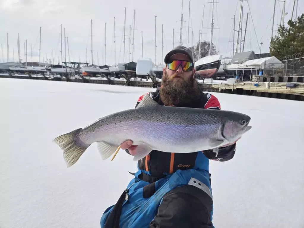 Trout & Salmon Ice Fishing – Milwaukee, Racine, Kenosha