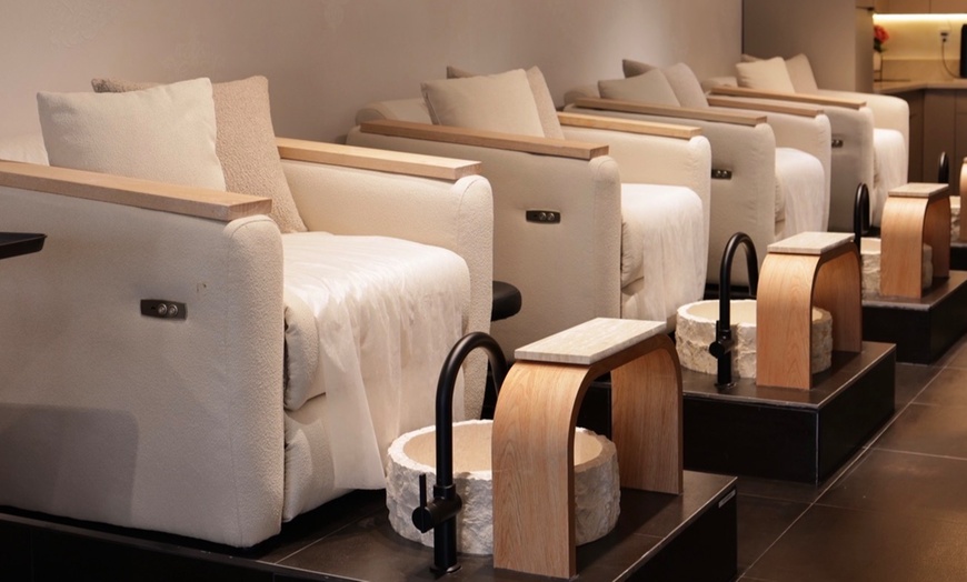 Image 8: Up to 37% Off on Salon-Shellac/No-Chip Mani-Pedi at Salon Creer
