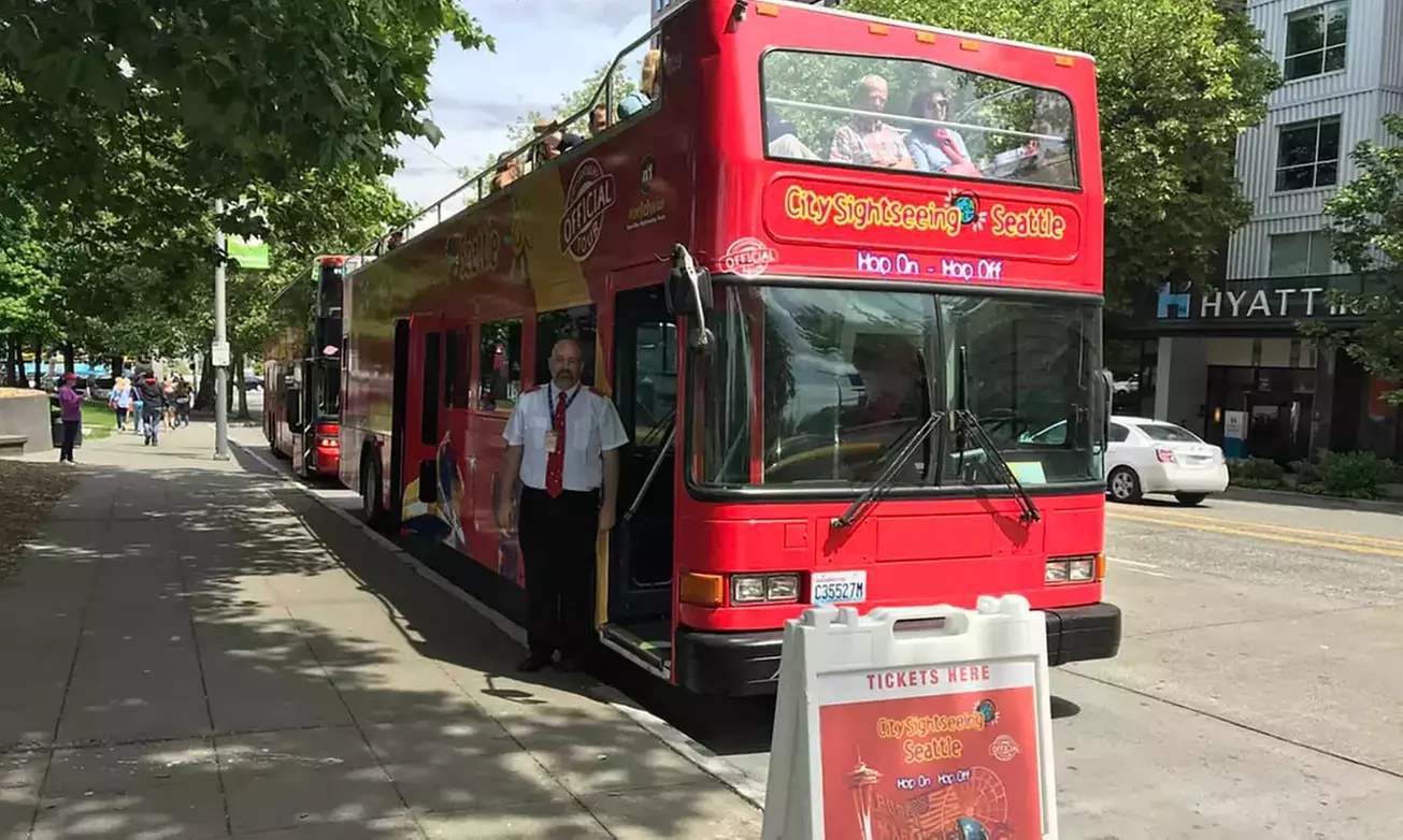 Hop-On Hop-Off Bus Sightseeing Tour – Seattle