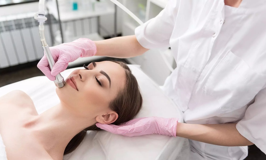 Image 2: Soin du visage hydrafacial ou carbon peel avec Hanae Atelier