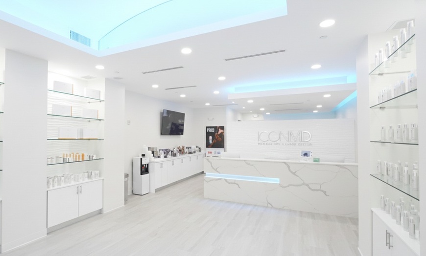 Image 3: Youthful Glow with 20 or 40 Units of Botox 