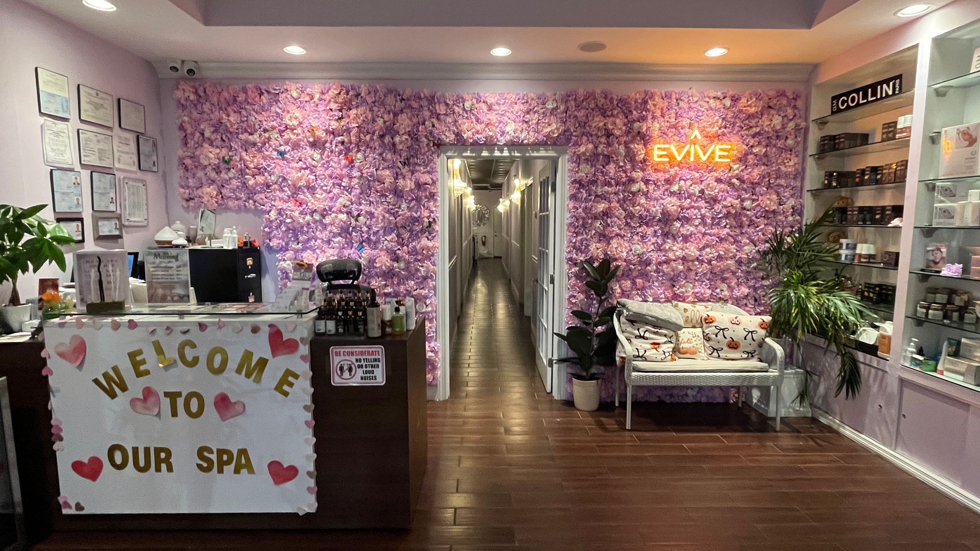 60-Minute Couples Massage or Relaxation Spa Package at EVIVE Spa