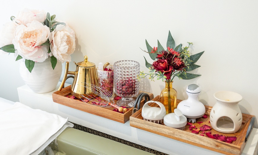 Image 6: 60-Min Relaxing or Premium Head & Scalp Therapy with Full Body Massage