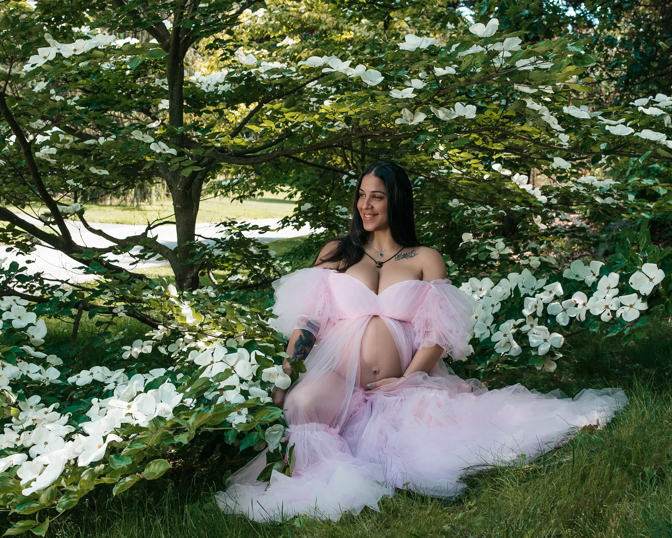 Capture Motherhood's Beauty with a Maternity Photo Shoot
