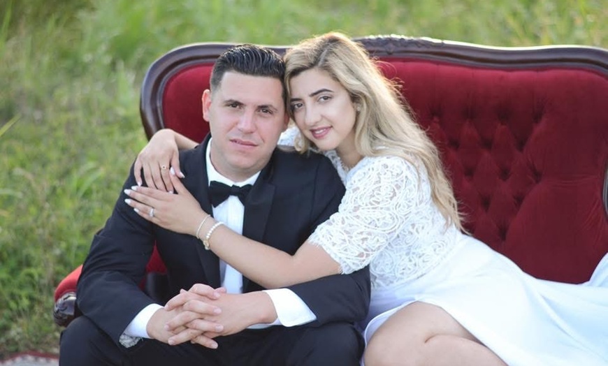 Image 4: Enjoy a 60-Minute Outdoor Photography Session