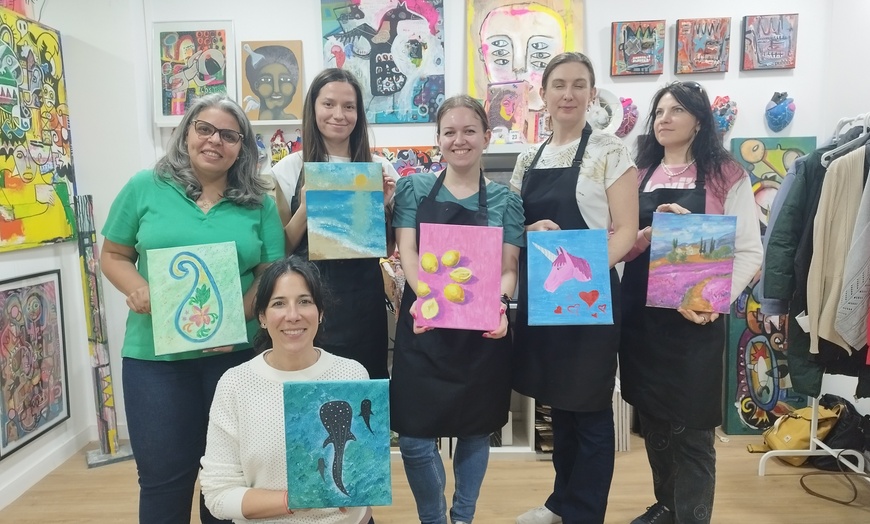 Image 9: ¡Vaya artista! Pinta una obra de arte acompañándolo de vinos y picoteo para 1 o 2 personas y ahorra hasta un 50%