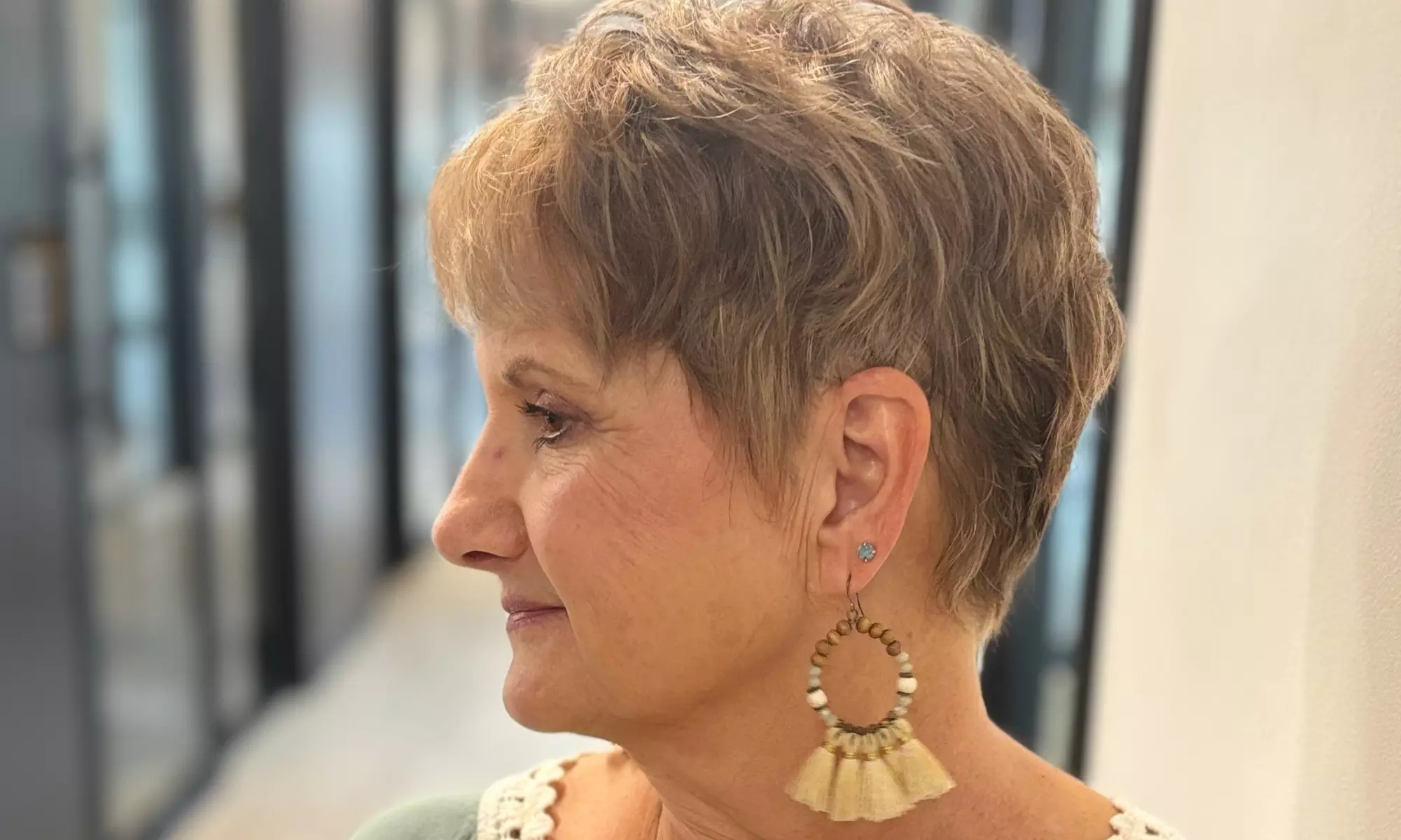 Transform Your Look with a Woman's Haircut, Color, Style