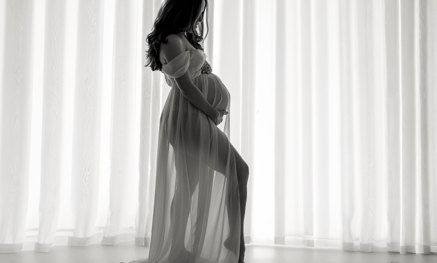 Image 9: In-Studio Photo Session: 30 or 60 Min. with Digital Downloads