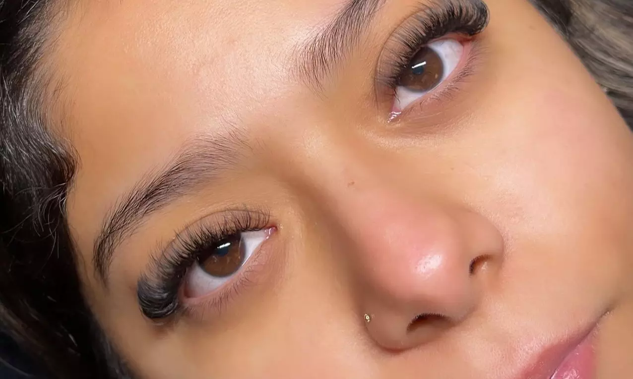 Enhance Your Eyes: Full Set Extensions