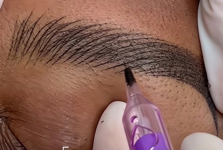 Upper‑Lid Permanent Eyeliner - Henda’s Eyebrows