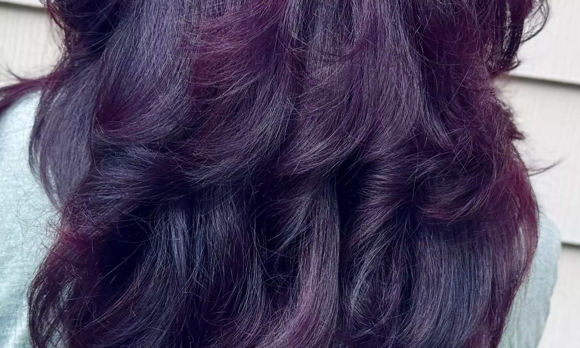 Unleash Your Inner Glam with a Stunning Hair Makeover!