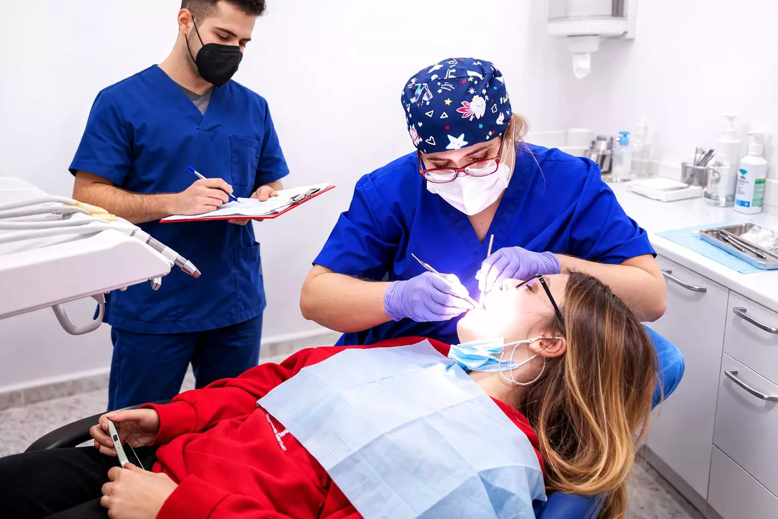 1 o 2 blanqueamientos dentales con limpieza detal