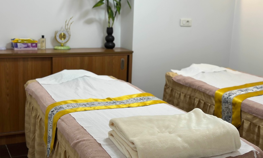 Image 6: Massage TuiNa : harmonisez corps et esprit avec un soin énergétique