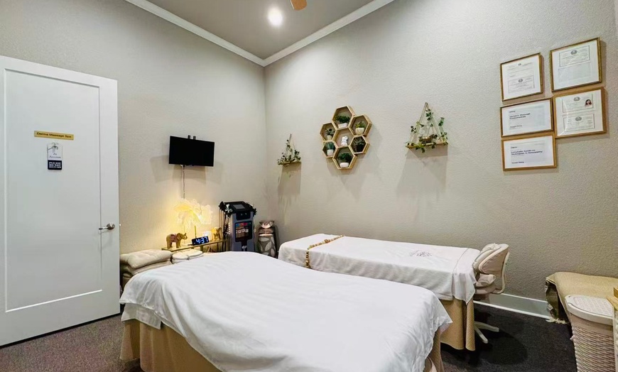 Image 8: Massage + Deeply Clean Coffee Scrub & Aromatherapy Essential Oil