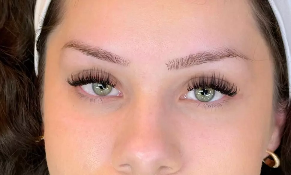 Lash Perfection: Full Sets & Fills