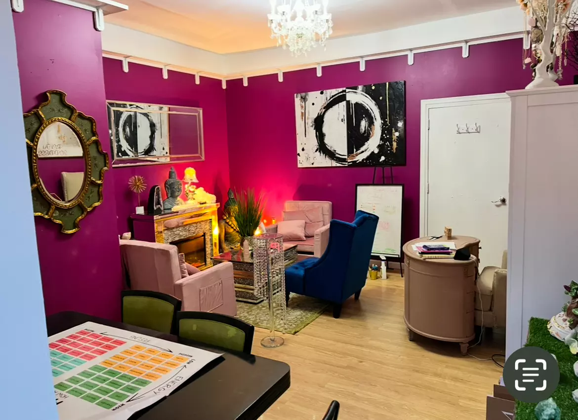 Up to 51% Off on Reiki at The Brain Hack Cafe