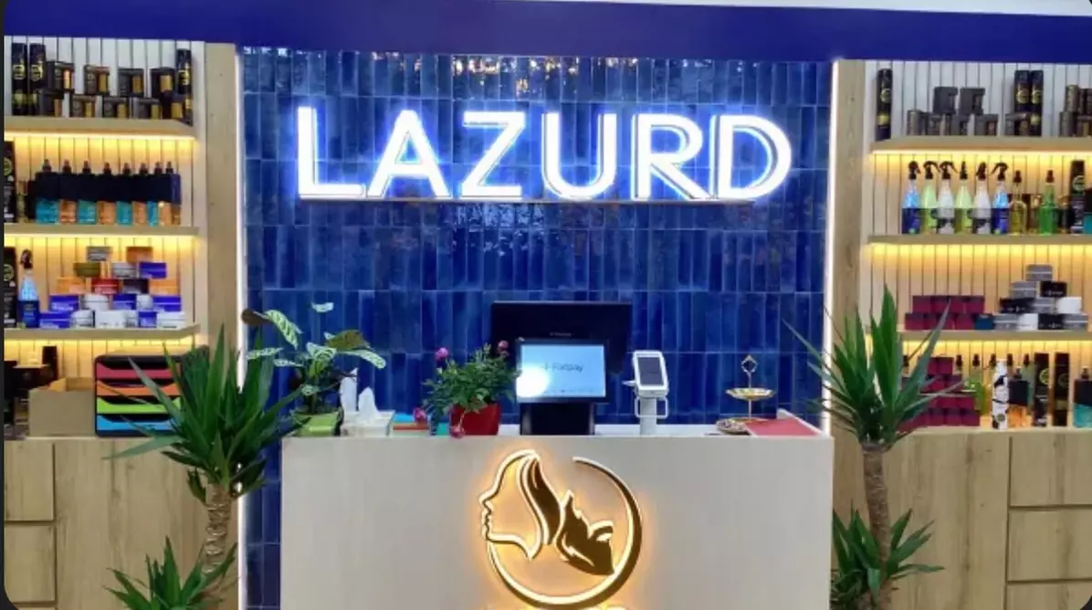 Haarschnitt inkl. Waschen & Föhnen opt. mit Färben inkl. Heißgetränk