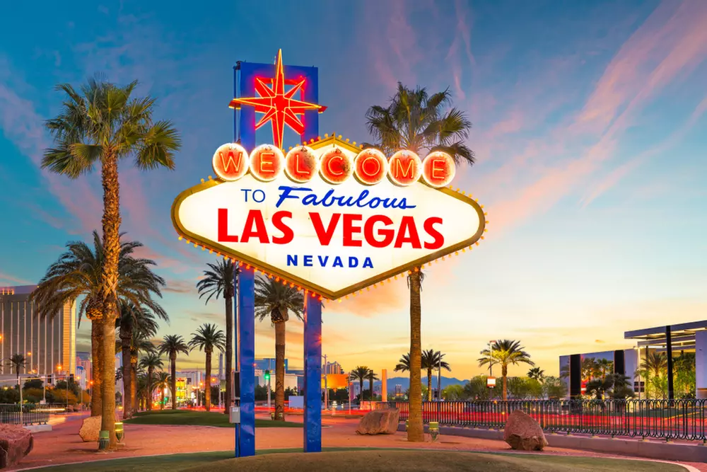 Explore the Valley of Fire with Las Vegas as your Starting Point