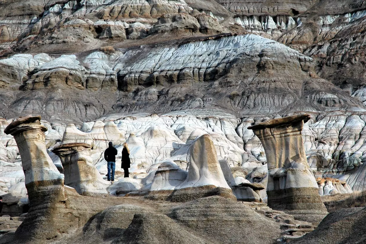 Guided Day Trip to Drumheller Badlands & Dinosaurs – From Calgary