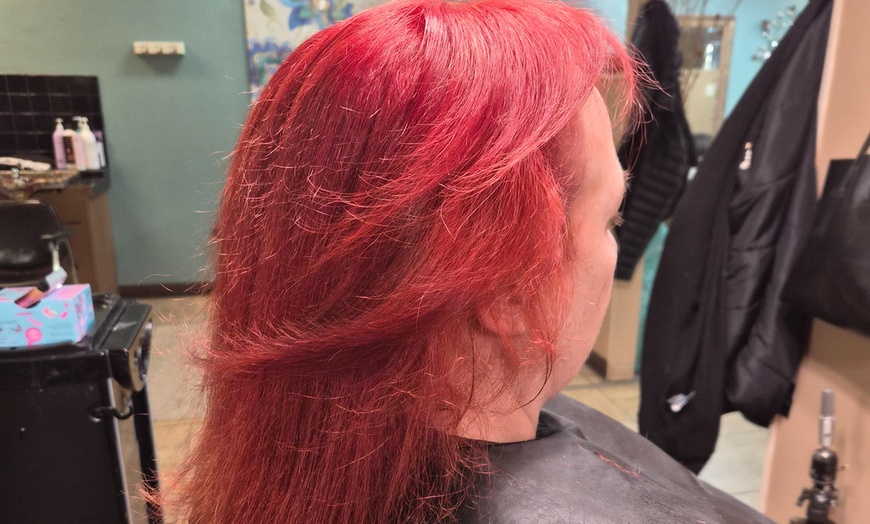 Image 2: Transform Your Look: One Haircut with Shampoo and Styling or Any Color