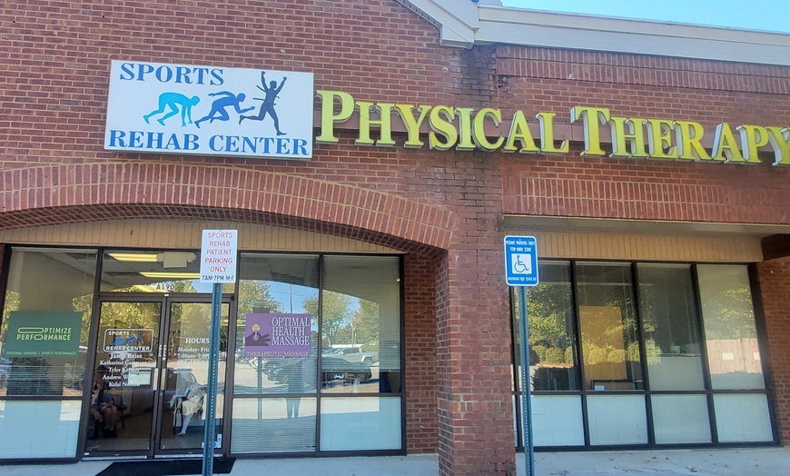 Image 2: 1 or 2 60-/90‑Min Swedish, Deep Tissue/Sports Massage w/ Aromatherapy