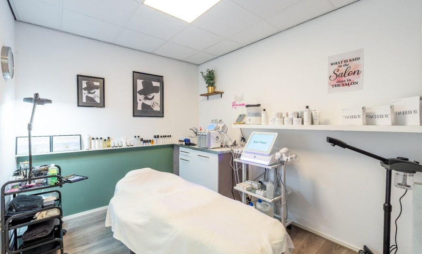 Image 2: Geef je oogopslag een upgrade met wimperextensions in Barendrecht