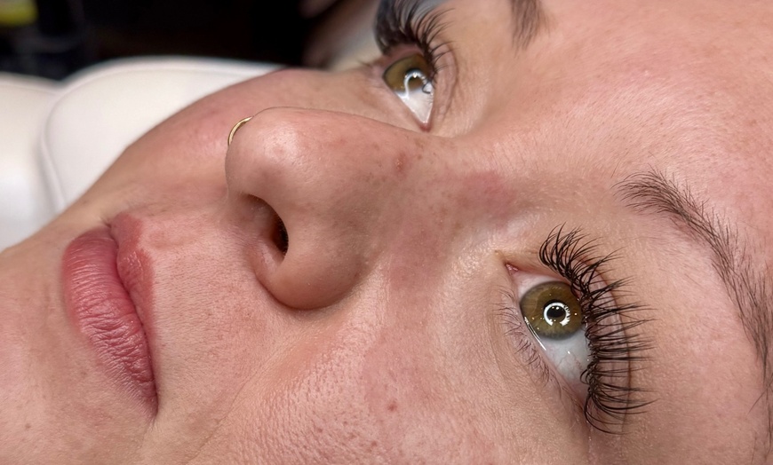 Image 3: Up to 45% Off on Eyelash Extensions at Lavish Beauty Bar