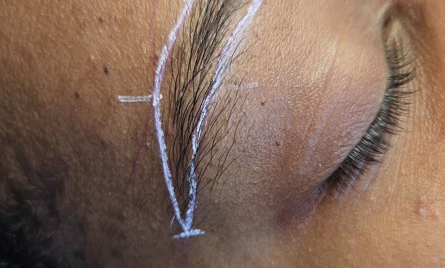 Image 6: Épilation des sourcils et autres soins avec Lia Beauty