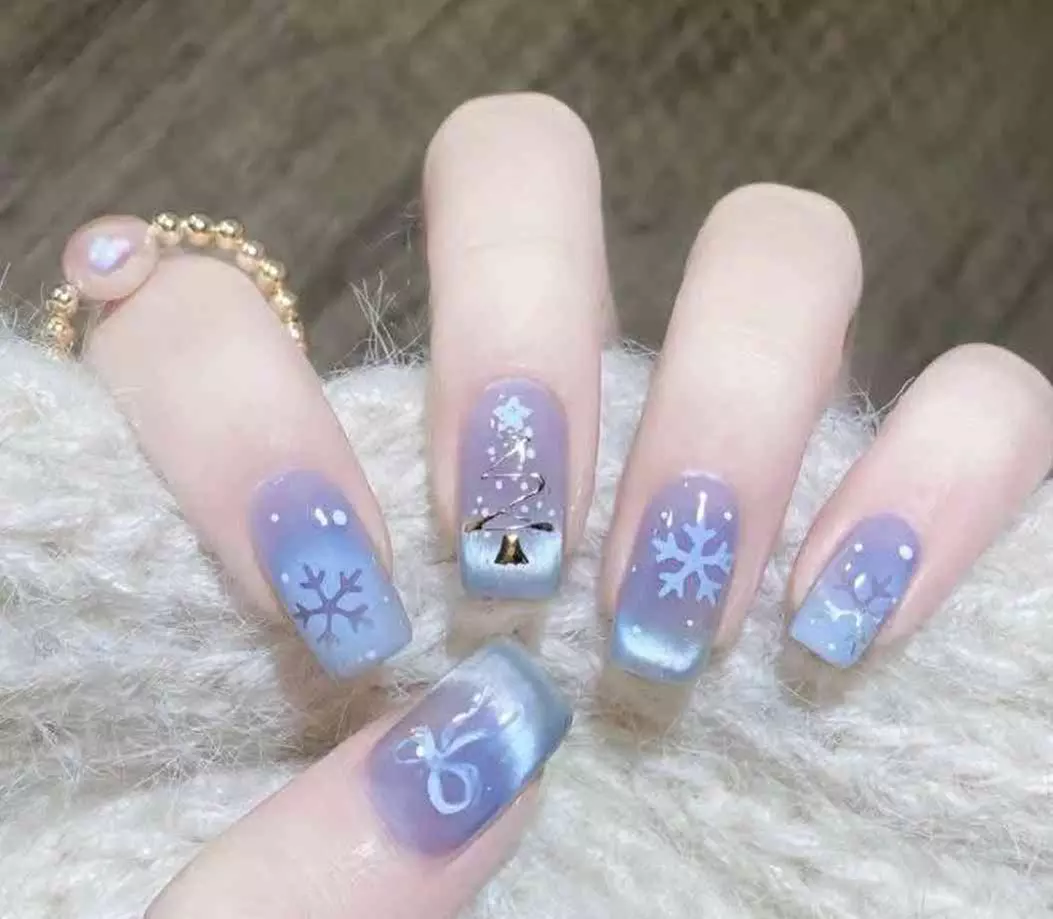 Choose from Manicure or Eye Color/ Gel Shellac Change