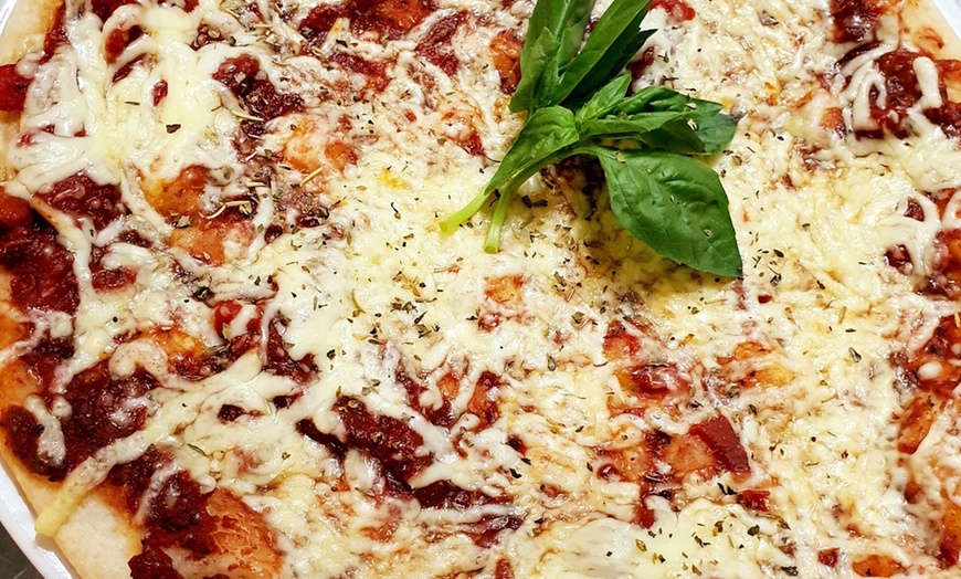 Image 3: Pizza nach Wahl zum Mitnehmen