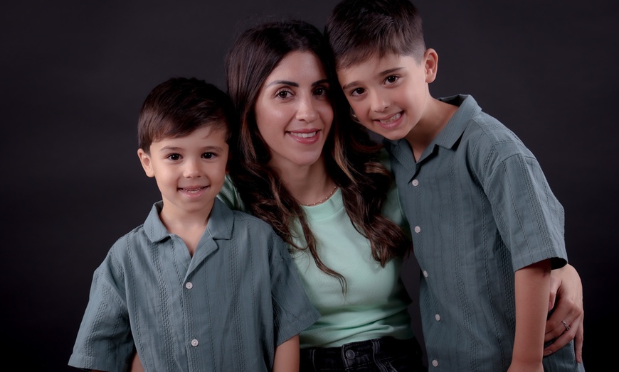 Image 9: Jusqu'à 92% de remise sur Session photo Pack Famille 2h-Oprodz