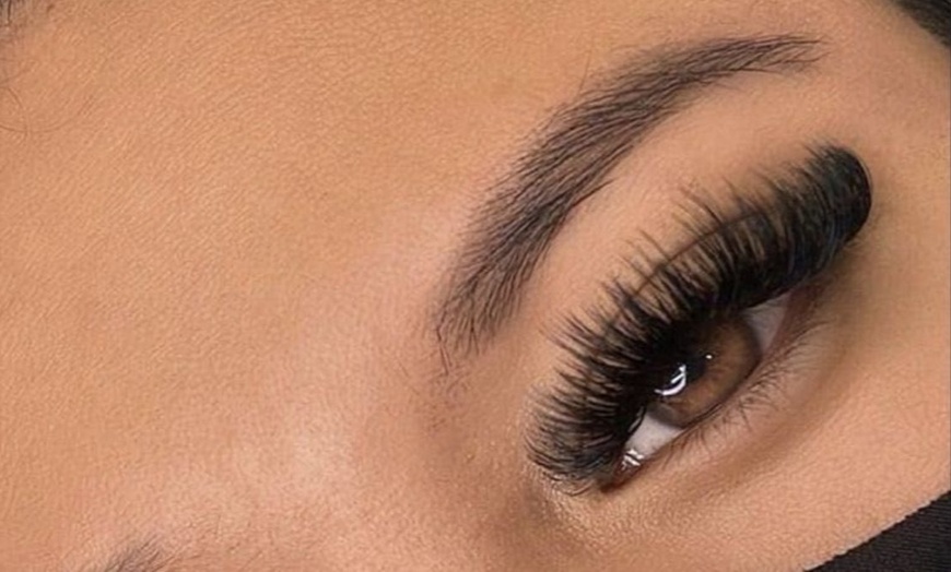 Image 4: Full Set Lash Options