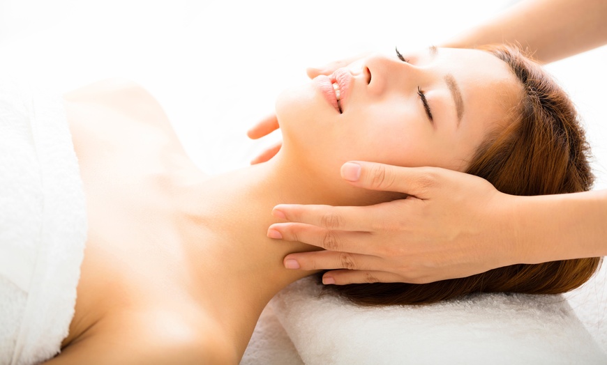 Image 2: Rejuvenate with a 90-Minute Deep Tissue Massage Experience