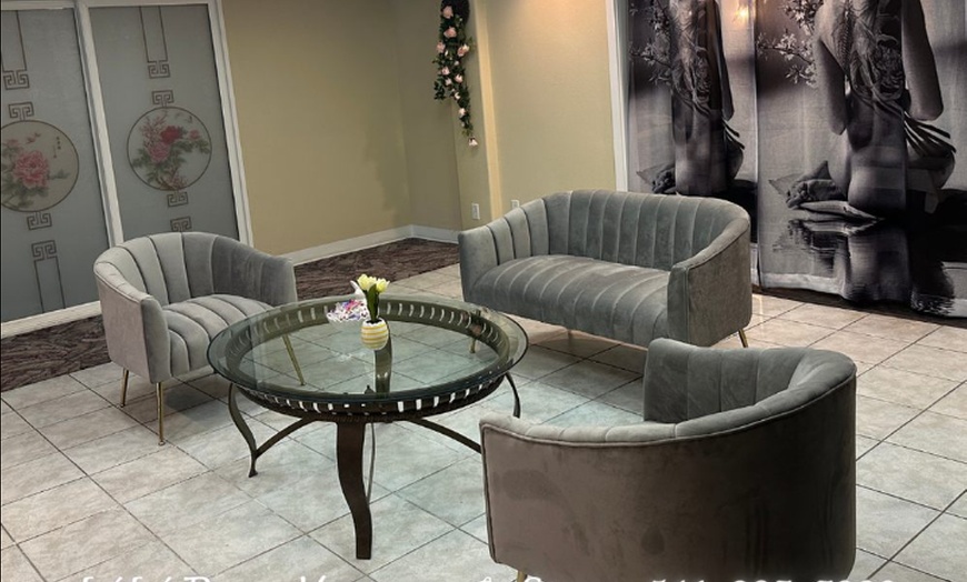 Image 3: Couples 60- or 90-Minute Swedish Body Massage with Hot Stones