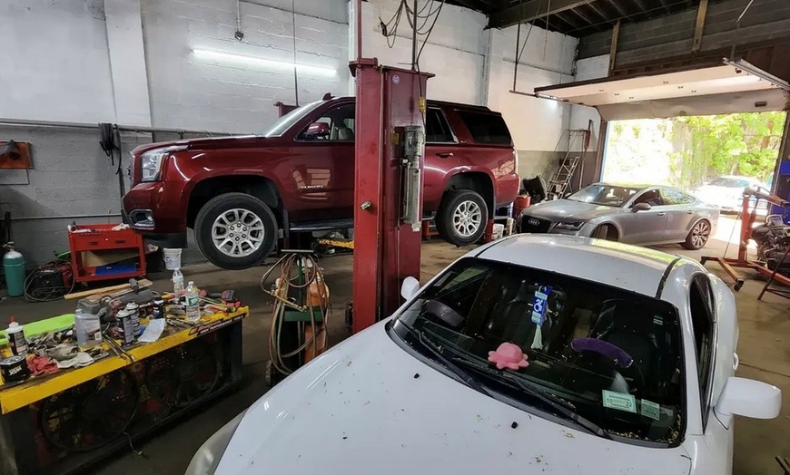Image 6: Oil Change & Multi-Point Inspection