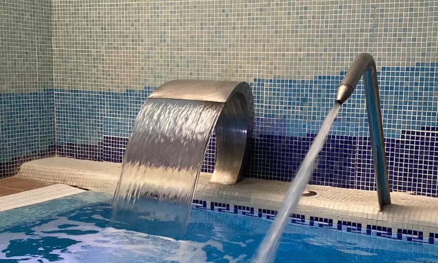 Image 4: Circuito spa en pareja con masaje, mascarilla y aceites esenciales