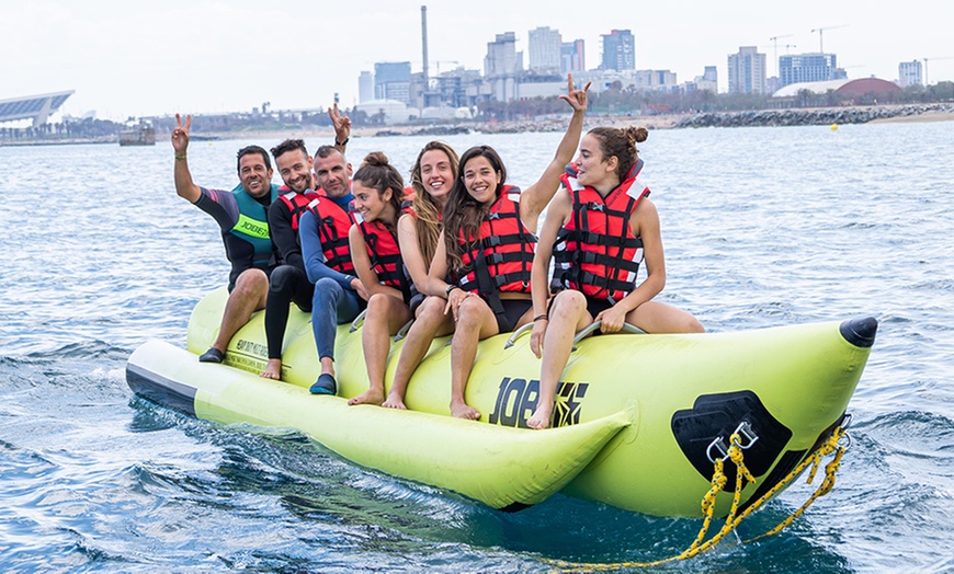 Image 6: Diversión acuática para 2, 4 o 6: banana boat, crazy sofa o sting ray