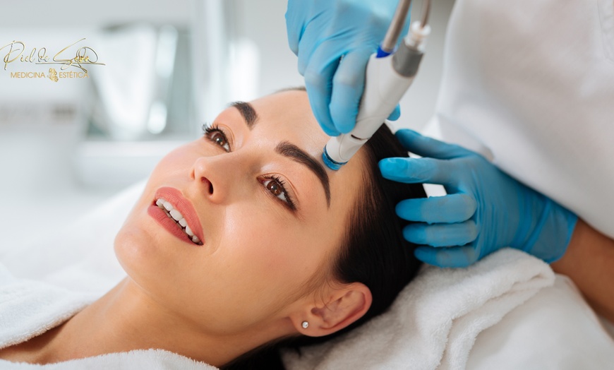 Image 1: Hasta 72% de dto. en Tratamiento facial en Piel de Seda