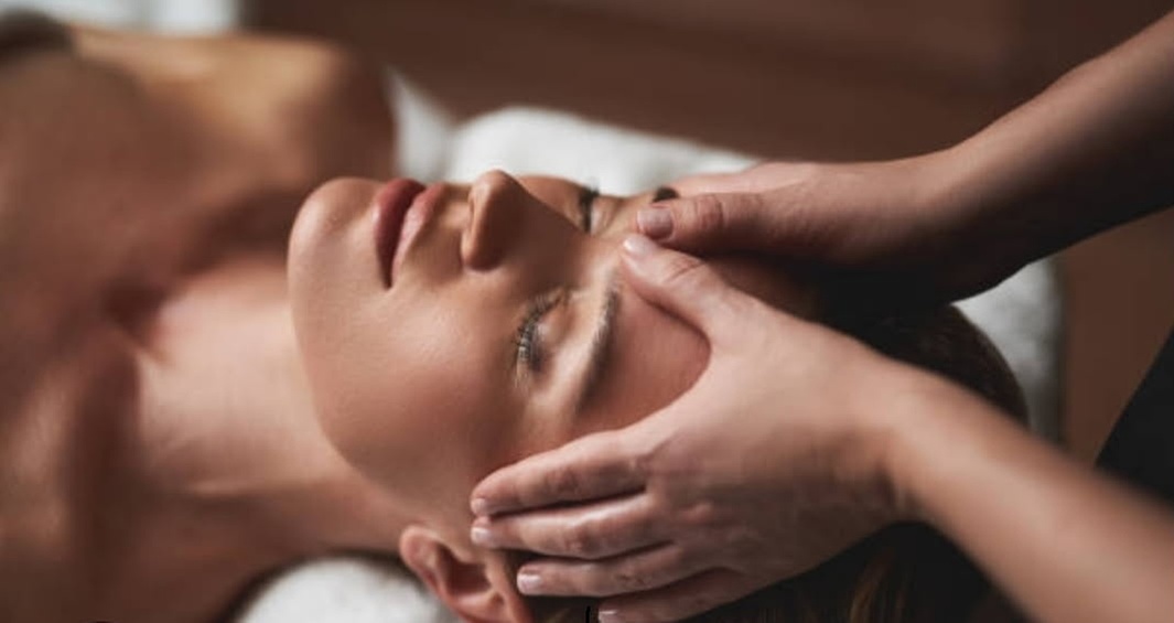 Soin du visage complet ou massage du corps avec Cathy-Welness