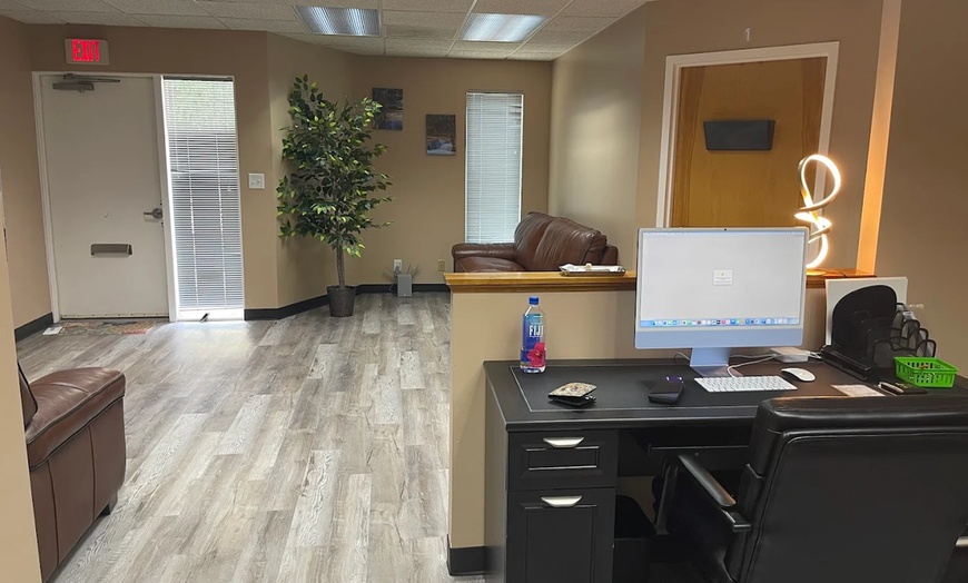 Image 2: Enhance Your Beauty with: 20 or 40 Units of Botox 