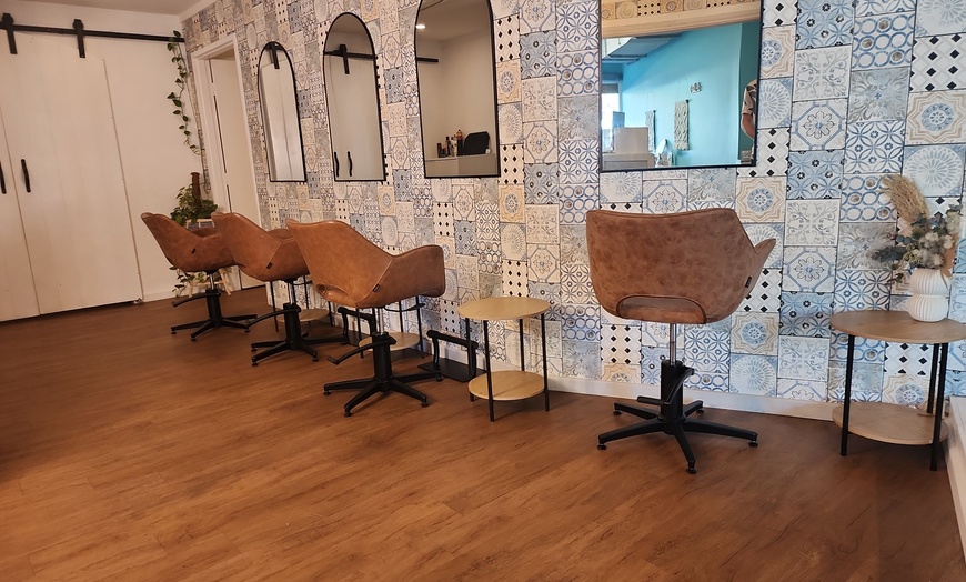 Image 1: Indulge in Mothers' Day Pamper: Blowdry and Customised Treatment
