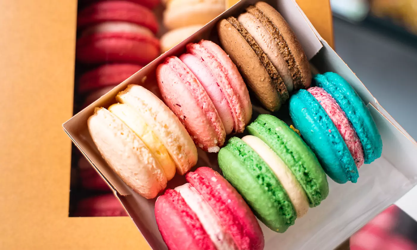 6 oder 10 handgemachte Macarons